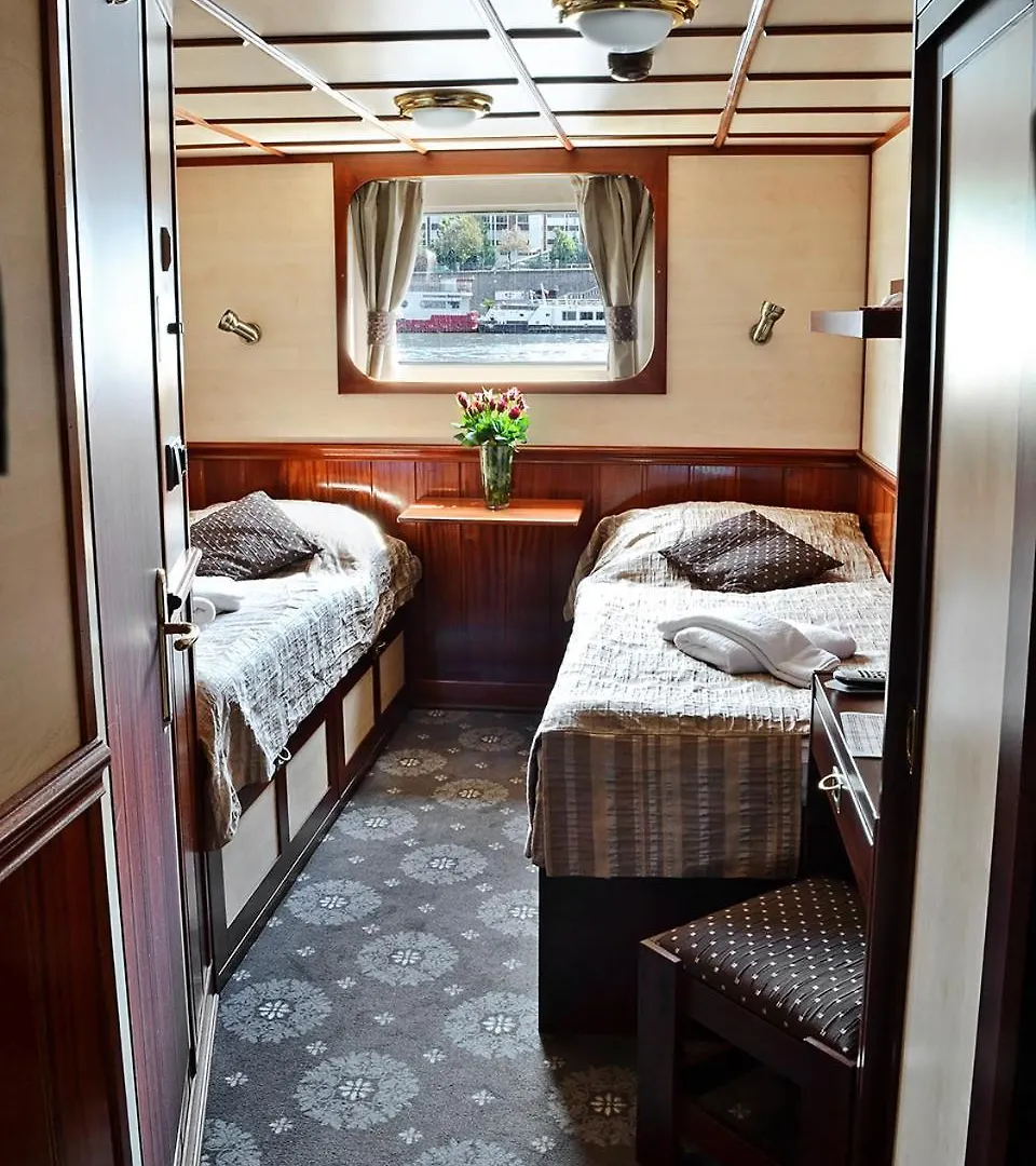 Florentina Boat Prague 3*,