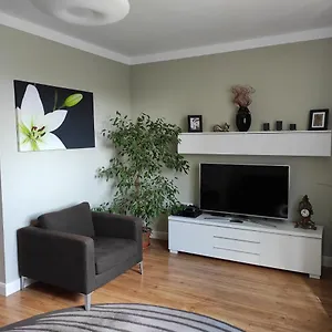 Apartment Domo, Středokluky