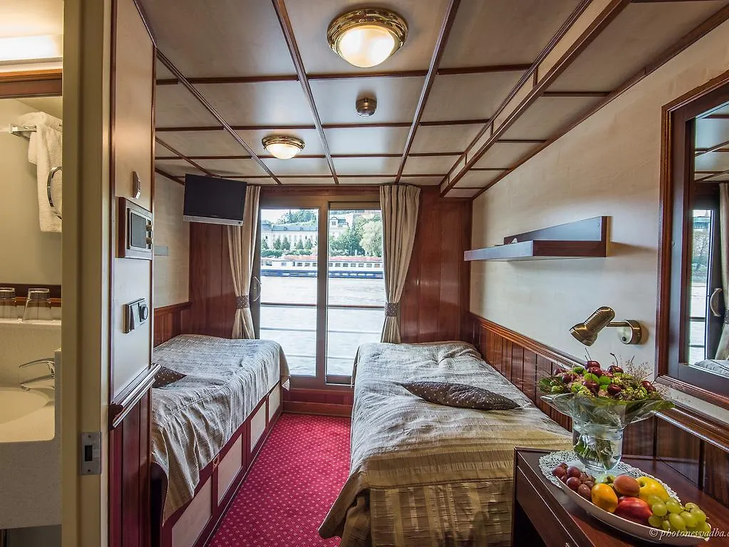 Florentina Boat Prag